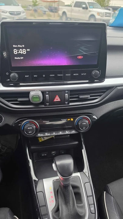2023 Kia Forte - Image 9 of 11