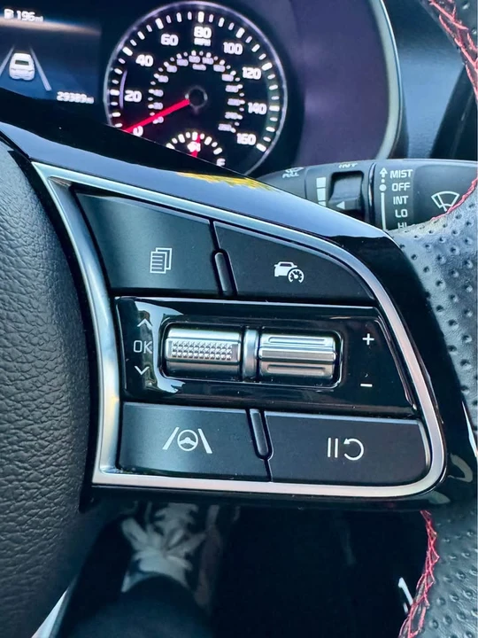 2023 Kia Forte - Image 10 of 15