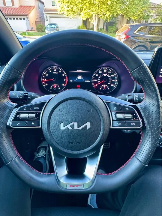 2023 Kia Forte - Image 8 of 15