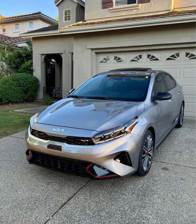 2023 Kia Forte - Image 2 of 15