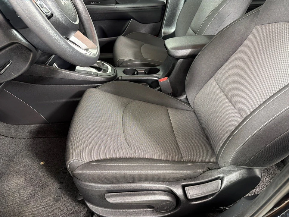 2023 Kia Forte - Image 12 of 21