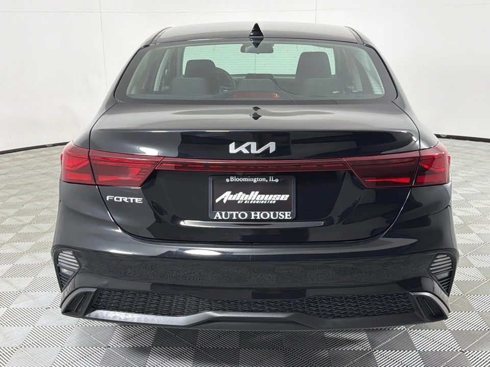 2023 Kia Forte - Image 6 of 21
