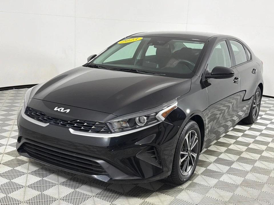 2023 Kia Forte - Image 10 of 21