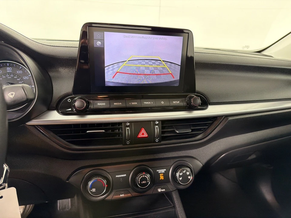 2023 Kia Forte - Image 18 of 21