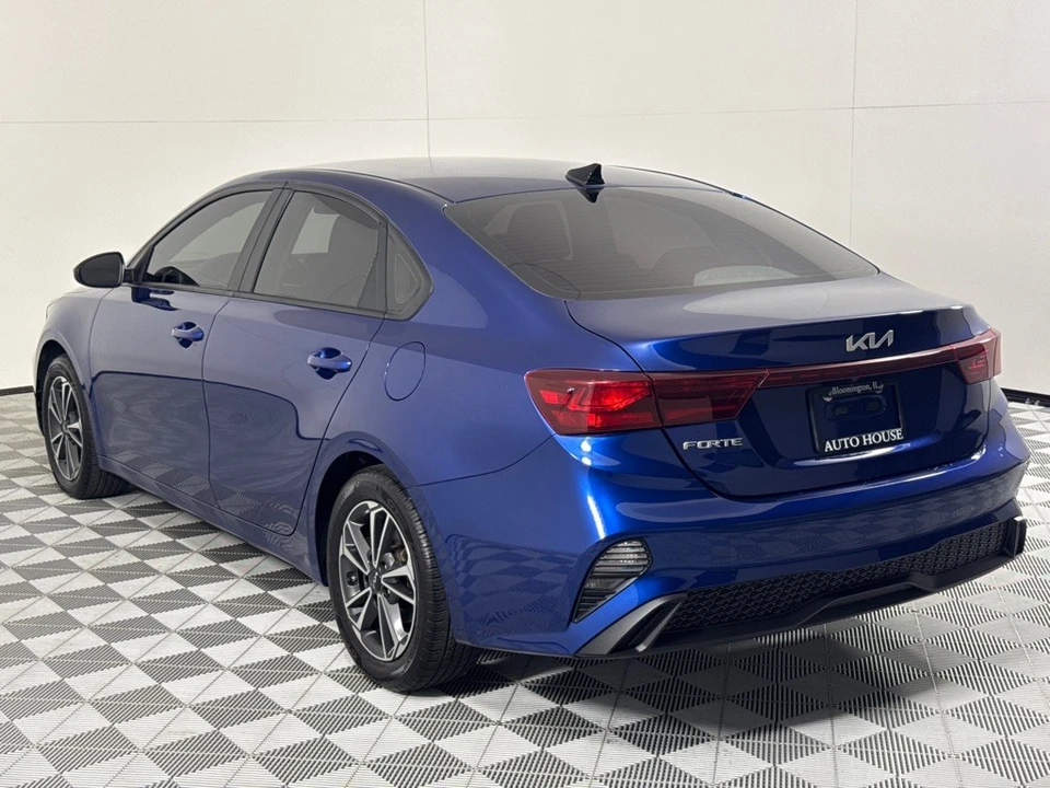 2023 Kia Forte - Image 7 of 12