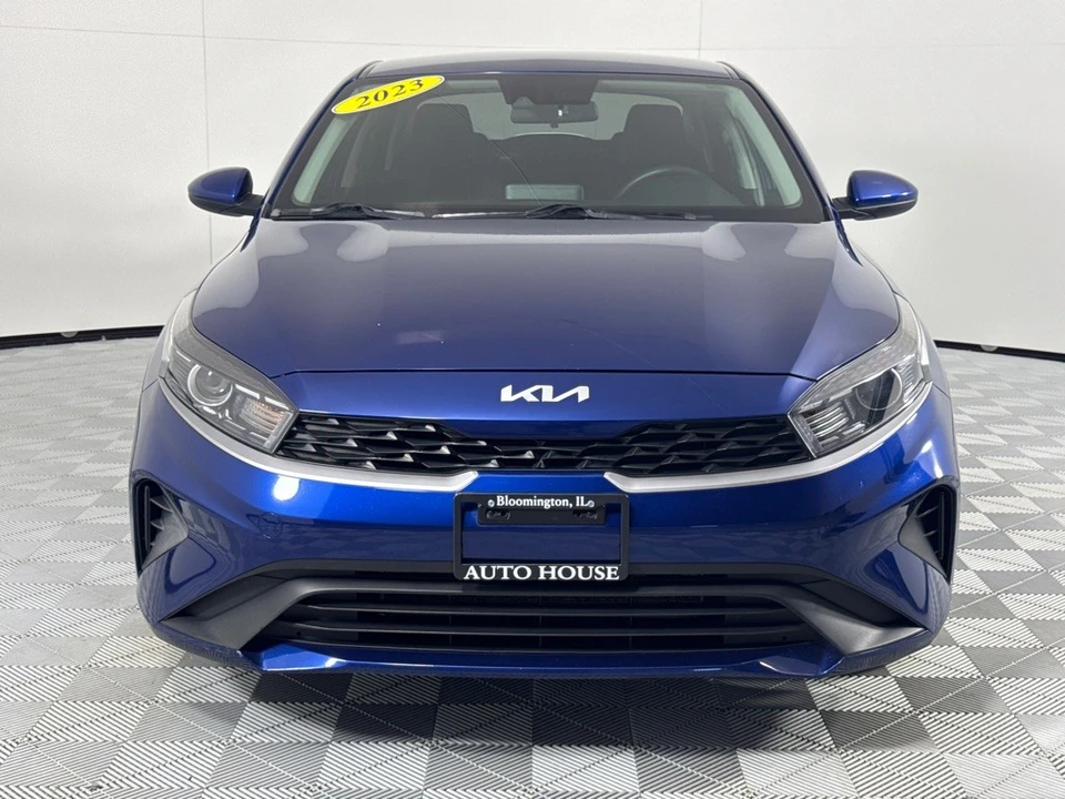 2023 Kia Forte - Image 10 of 12
