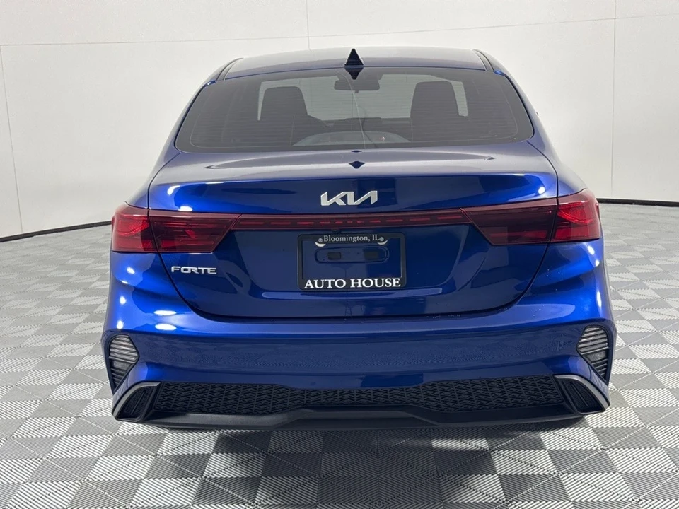 2023 Kia Forte - Image 6 of 12