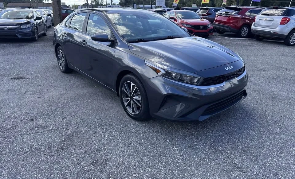 2023 Kia Forte - Image 18 of 19