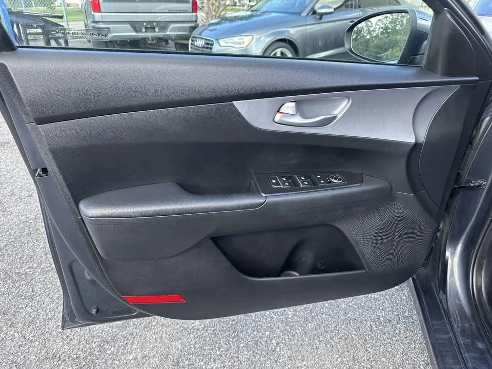 2023 Kia Forte - Image 14 of 19