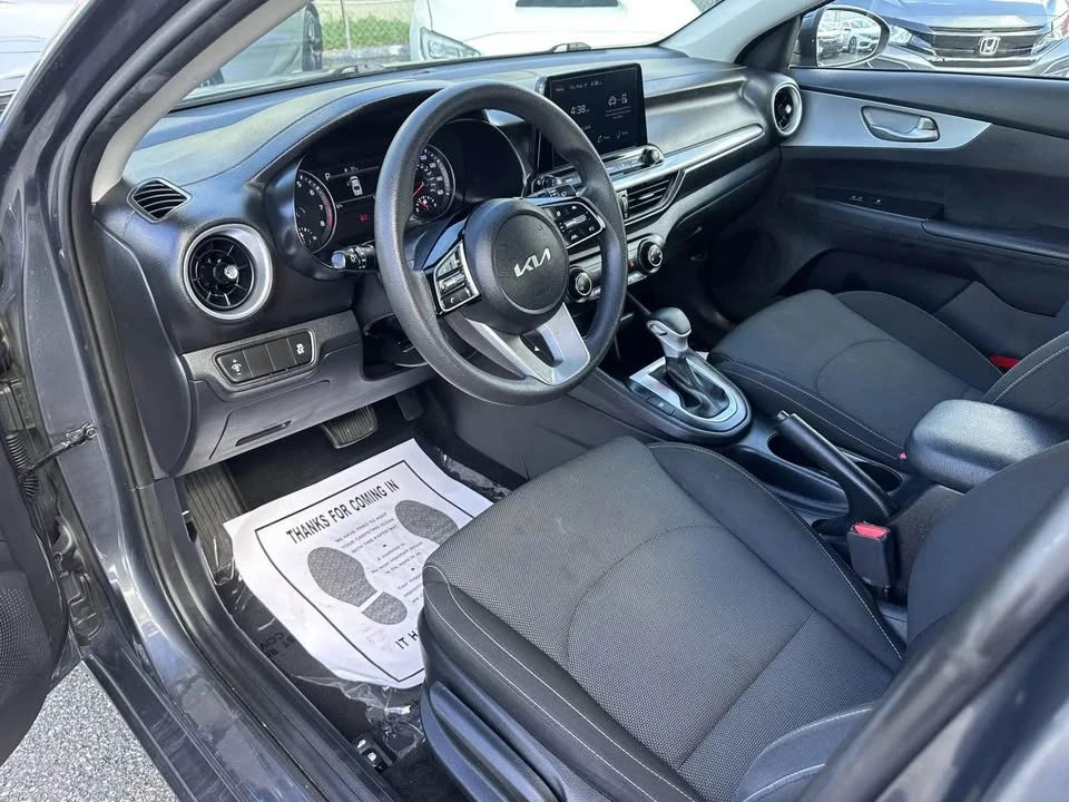 2023 Kia Forte - Image 3 of 19