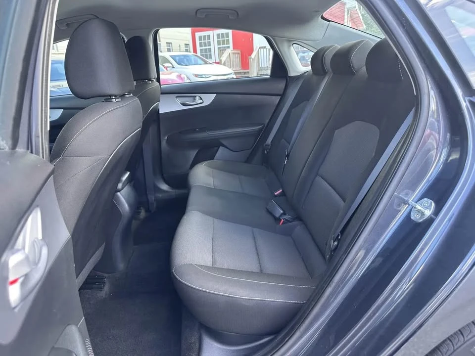 2023 Kia Forte - Image 5 of 19