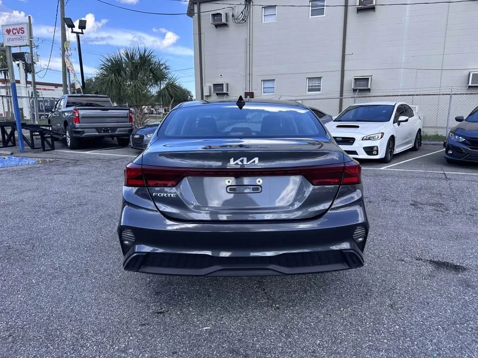 2023 Kia Forte - Image 2 of 19