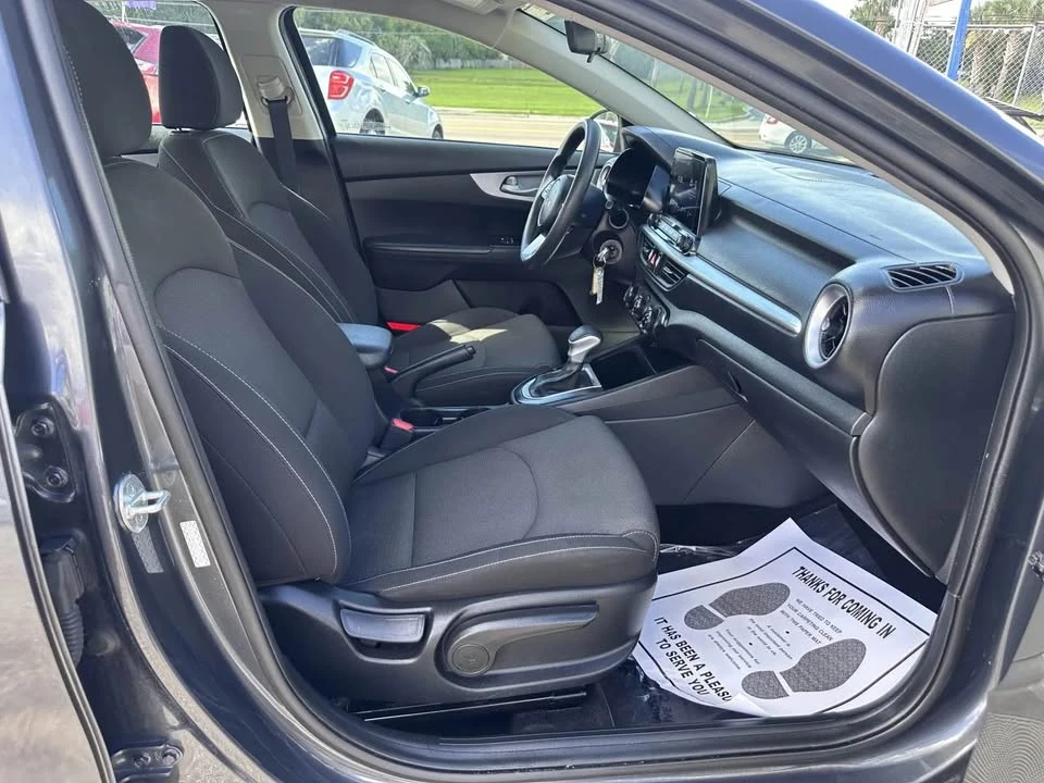 2023 Kia Forte - Image 7 of 19