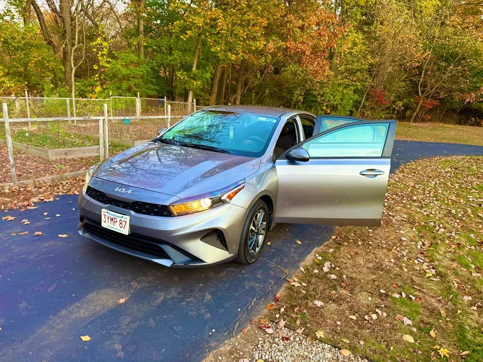 2023 Kia Forte - Image 3 of 7
