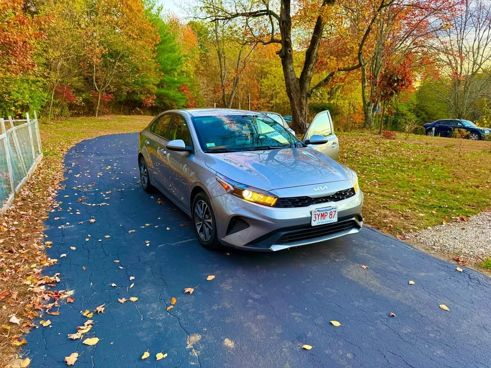2023 Kia Forte - Image 4 of 7