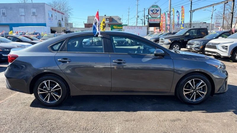 2023 Kia Forte - Image 11 of 12