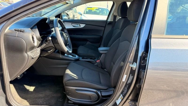2023 Kia Forte - Image 12 of 12