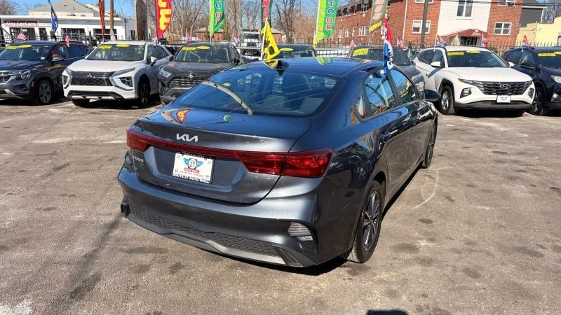 2023 Kia Forte - Image 7 of 12