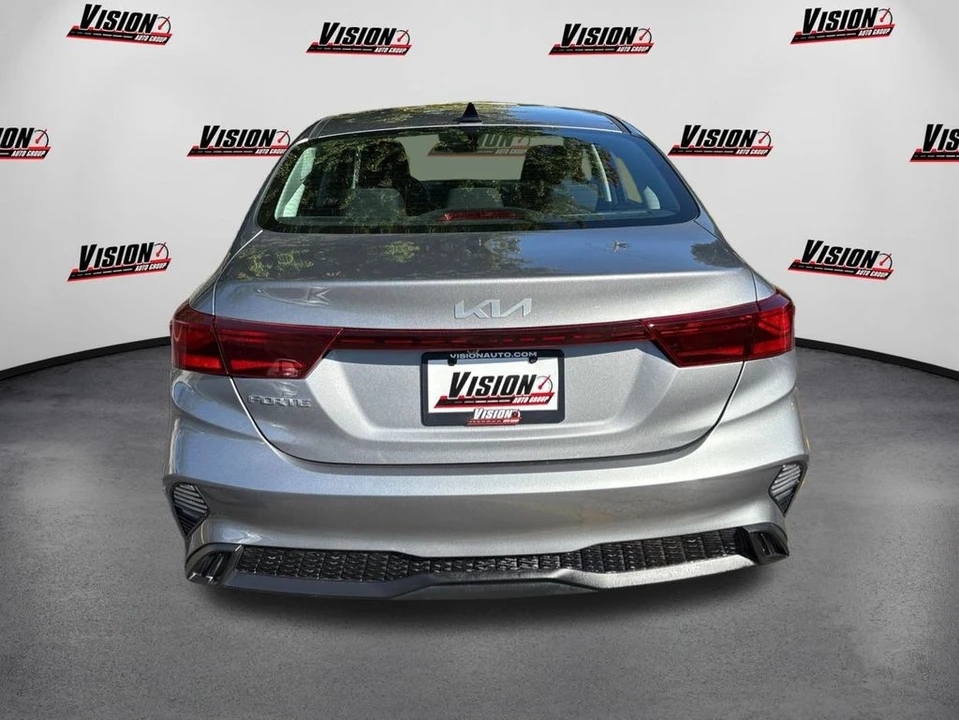 2023 Kia Forte - Image 6 of 12
