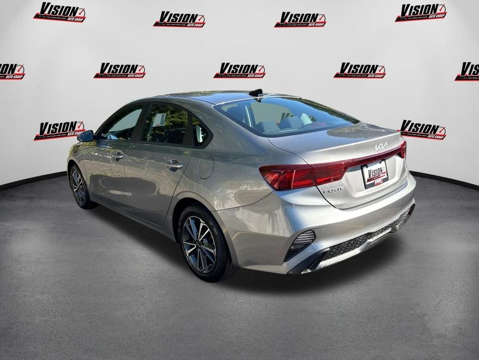 2023 Kia Forte - Image 7 of 12