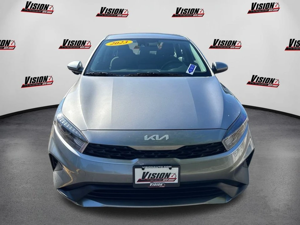 2023 Kia Forte - Image 2 of 12