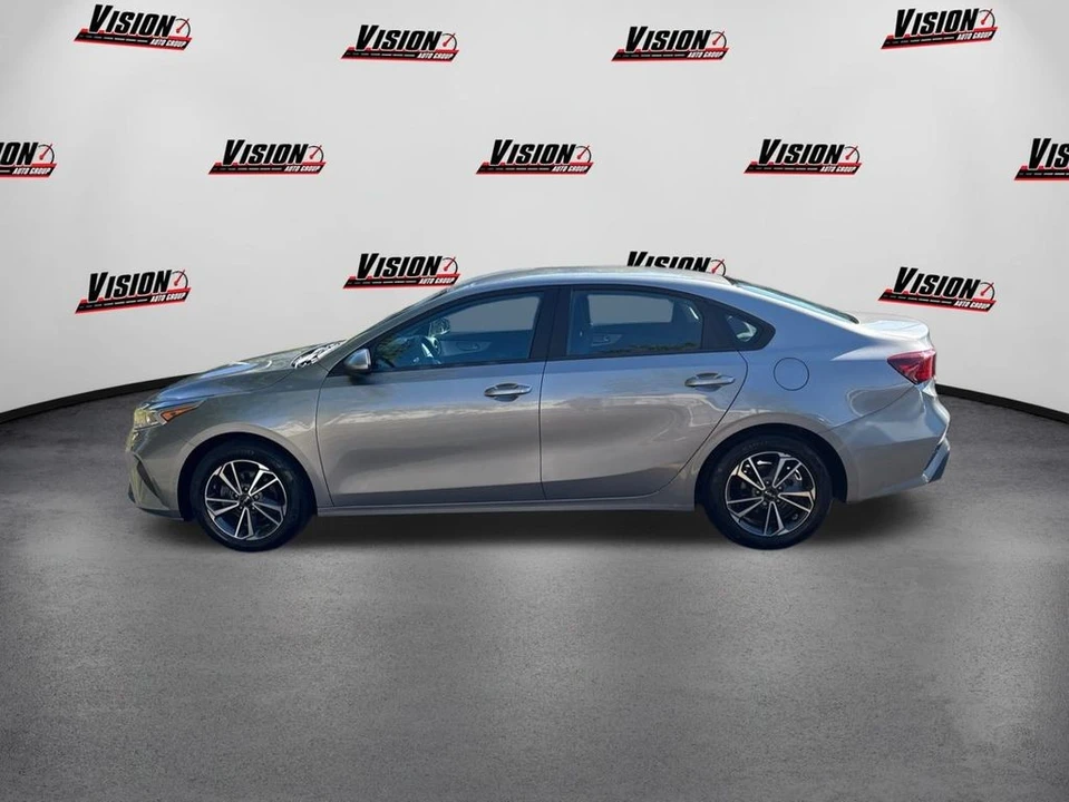 2023 Kia Forte - Image 8 of 12