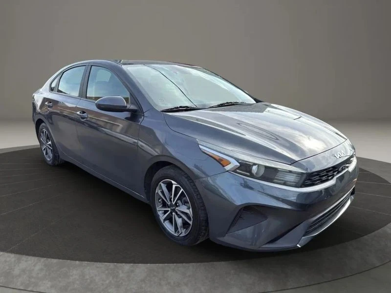 2023 Kia Forte - Image 3 of 12