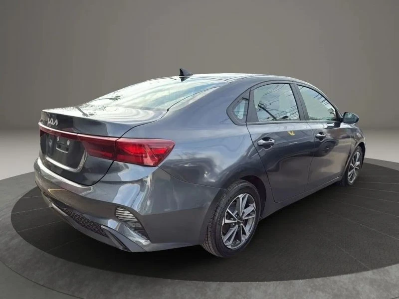 2023 Kia Forte - Image 5 of 12