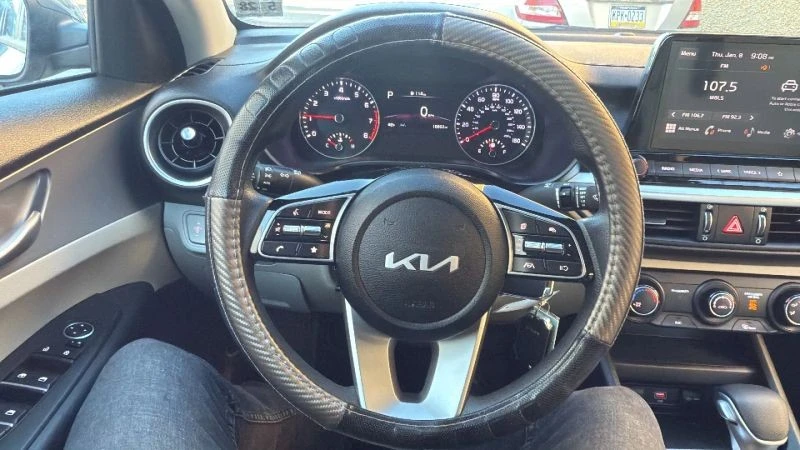 2023 Kia Forte - Image 10 of 12