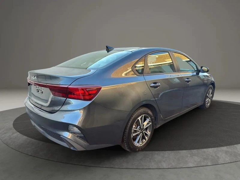 2023 Kia Forte - Image 5 of 12