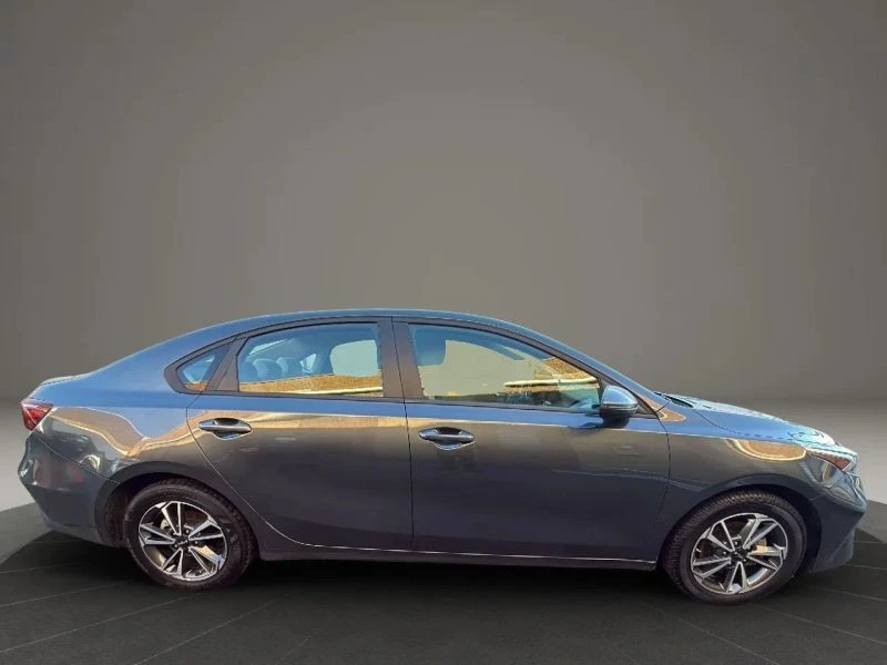 2023 Kia Forte - Image 4 of 12