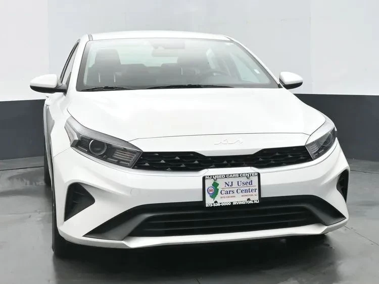 2023 Kia Forte - Image 3 of 12