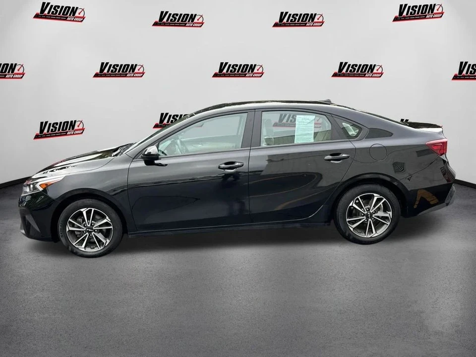2023 Kia Forte - Image 8 of 12