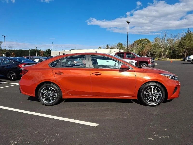 2023 Kia Forte - Image 7 of 12