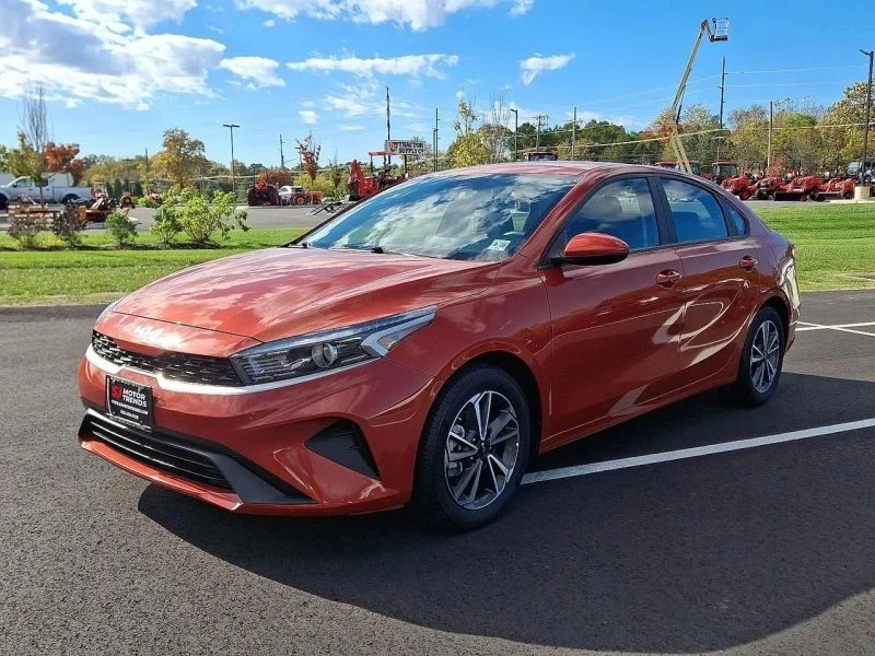 2023 Kia Forte - Image 3 of 12