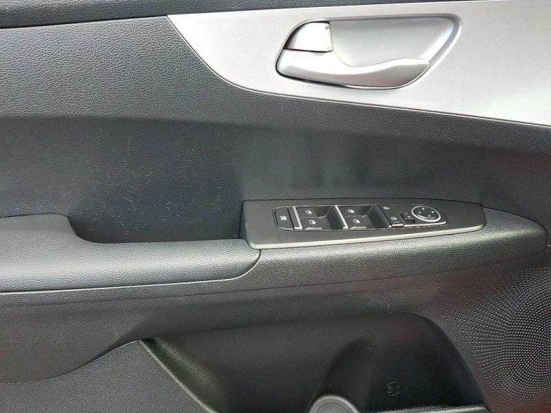 2023 Kia Forte - Image 12 of 12