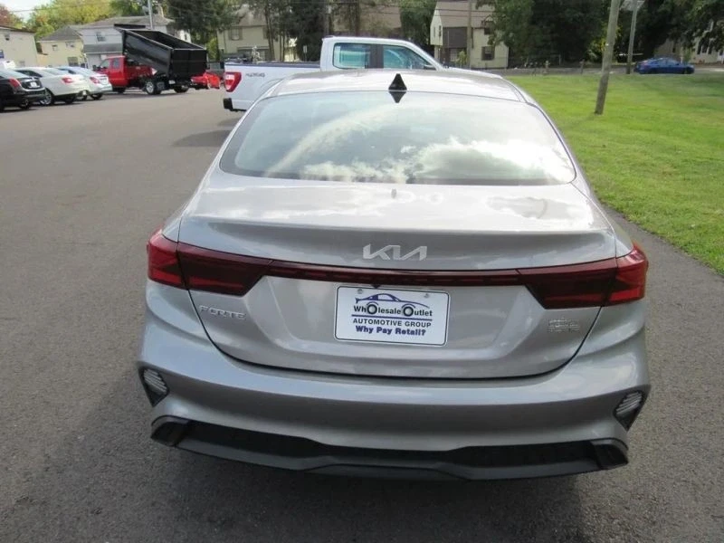 2023 Kia Forte - Image 8 of 12