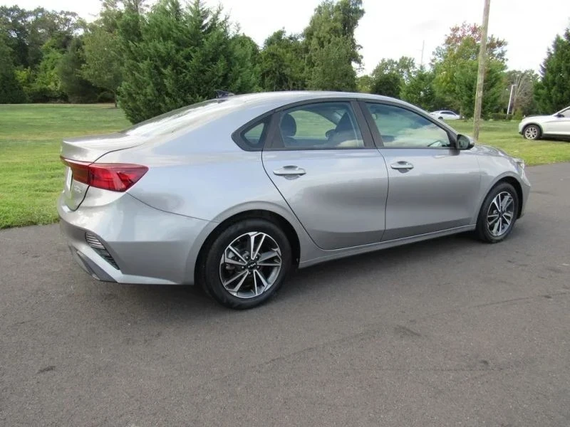 2023 Kia Forte - Image 10 of 12