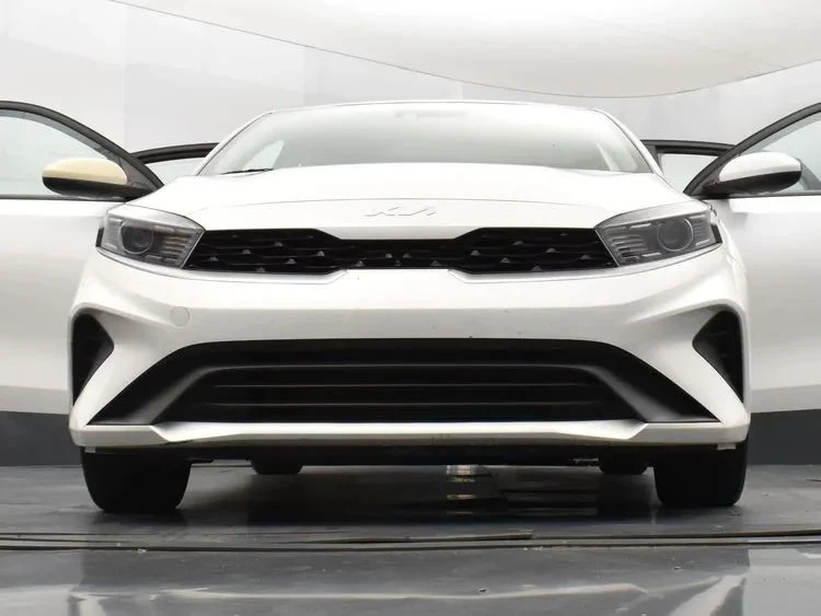 2023 Kia Forte - Image 11 of 12