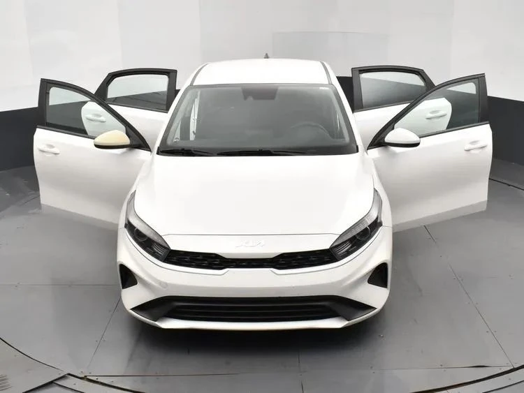 2023 Kia Forte - Image 10 of 12