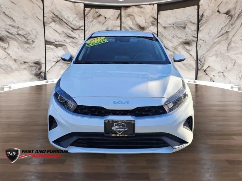 2023 Kia Forte - Image 2 of 12