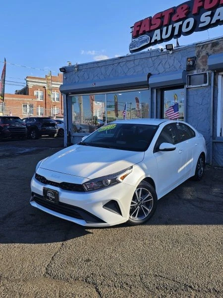 2023 Kia Forte - Image 3 of 12