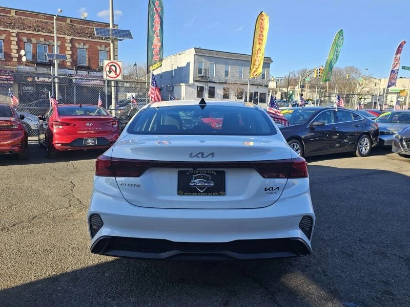 2023 Kia Forte - Image 7 of 12