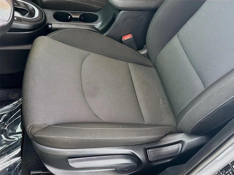 2023 Kia Forte - Image 19 of 21
