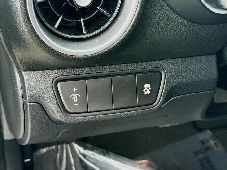 2023 Kia Forte - Image 10 of 21