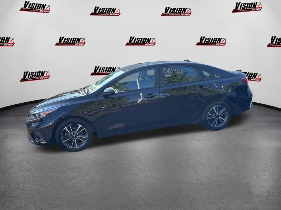 2023 Kia Forte - Image 8 of 12