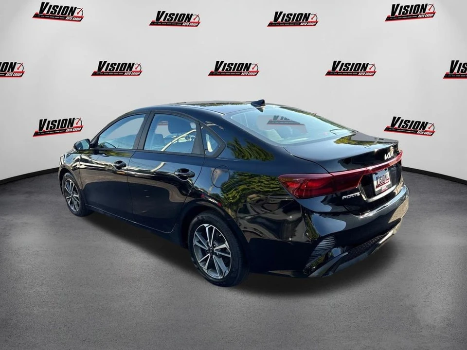 2023 Kia Forte - Image 7 of 12