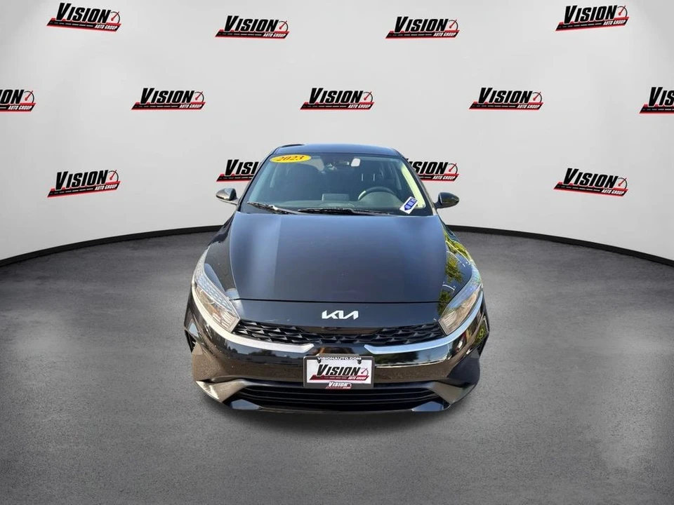 2023 Kia Forte - Image 2 of 12