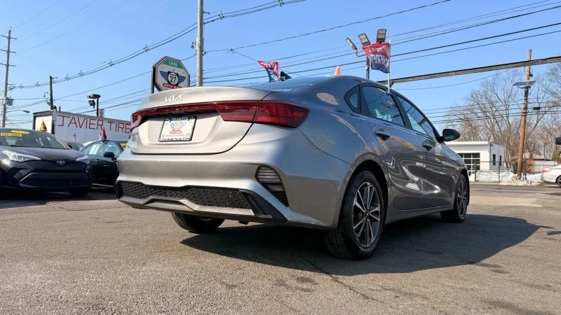 2023 Kia Forte - Image 9 of 12