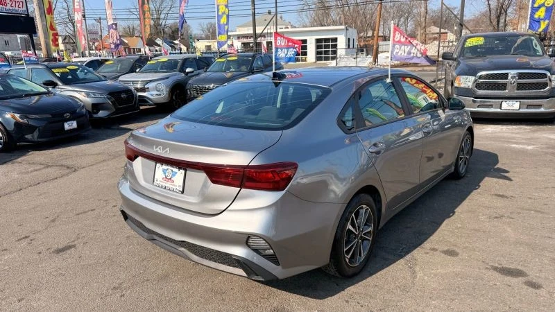 2023 Kia Forte - Image 7 of 12